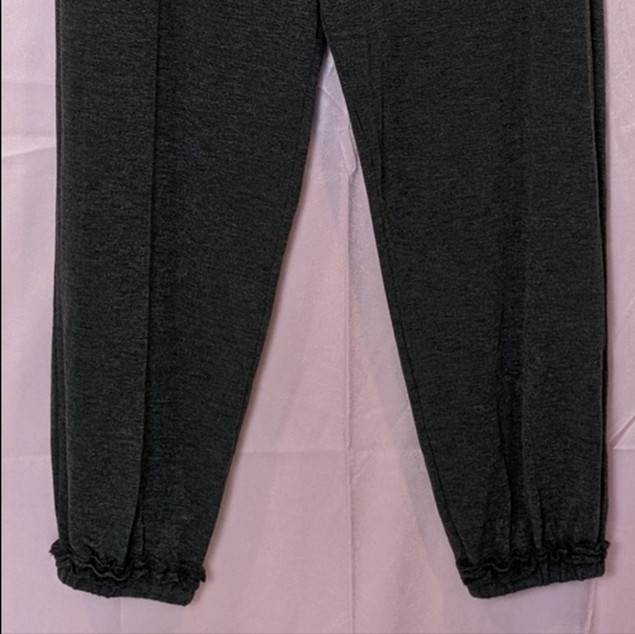 Moa Moa Charcoal Gray Ruffle Trim Cozy Joggers size 2X - Picture 3 of 7